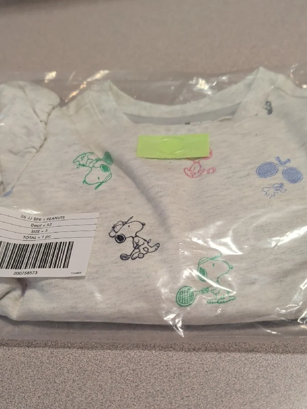 Adorable PEANUTS™ Snoopy Sweatshirt New with Tags Size 3